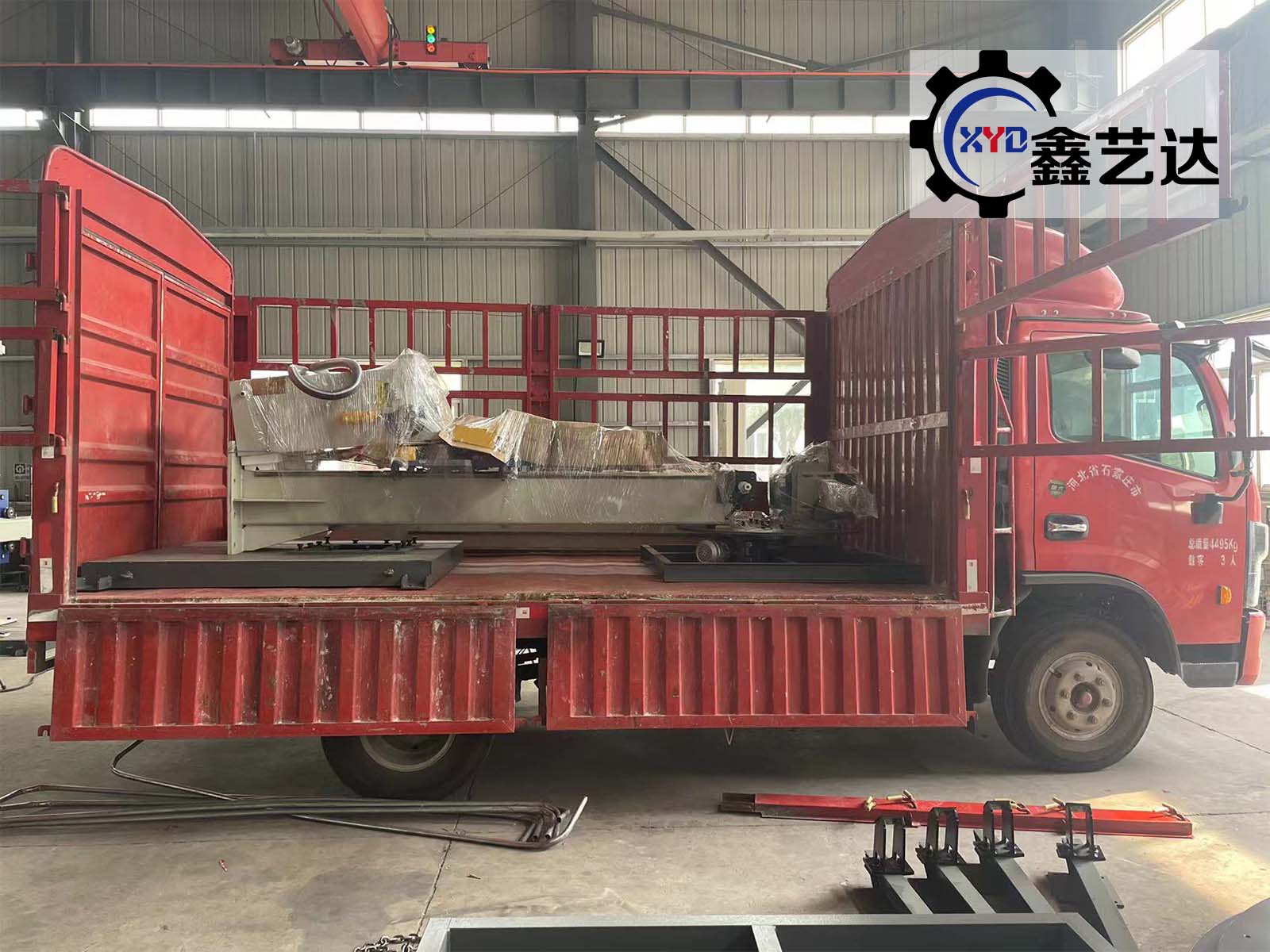 齊心協(xié)力！鑫藝達兩家客戶在同一天順利發(fā)貨！