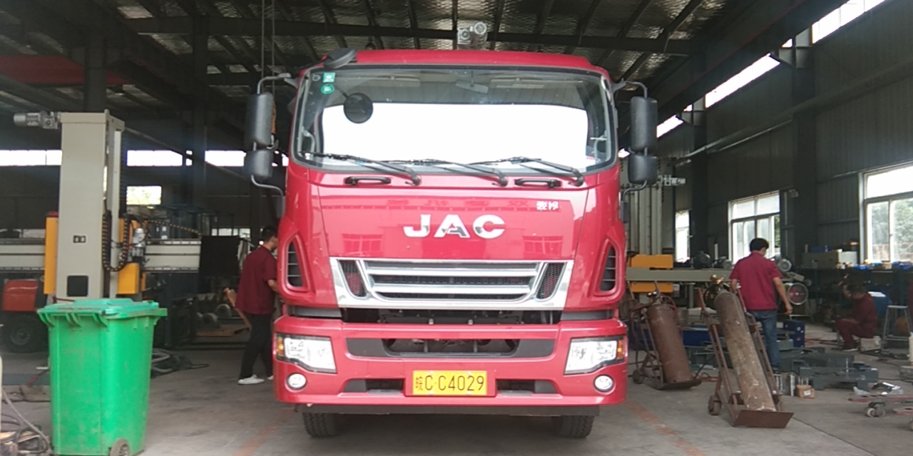 封頭拋光機.jpg 封頭拋光機.jpg